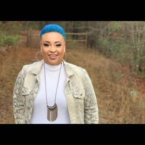 Meet your Posher, Nina